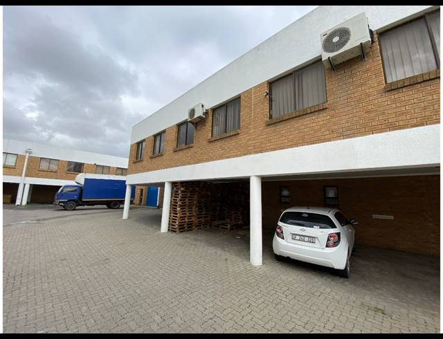 1,490M² WAREHOUSE FOR SALE IN KILLARNEY GARDENS